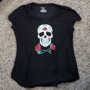 Black skull and rose t shirt